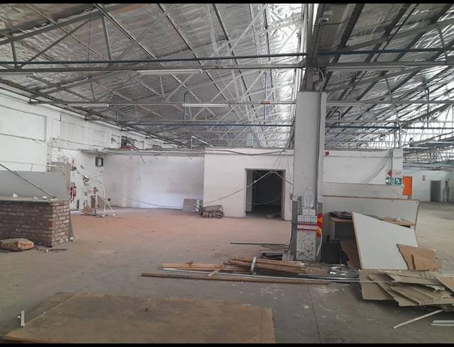 INDUSTRIAL PROPERTY TO RENT IN NORTH END